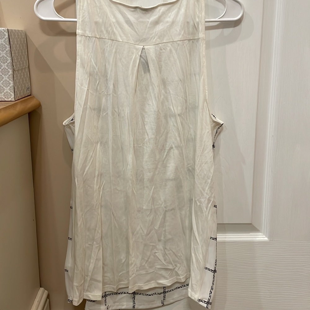 Express Tank Top - Picture 2 of 2